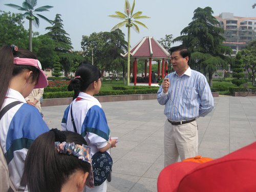 今年去世的明星_明星村今年人均(3)