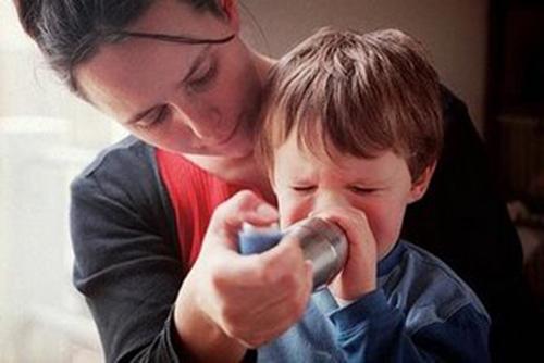 儿童哮喘患病率超3% 八成竟因感冒而起!你对哮喘足够了解么?_儿童_腾讯网