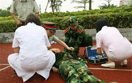 15岁男生军训时死亡 官方:系猝死曾出现不适