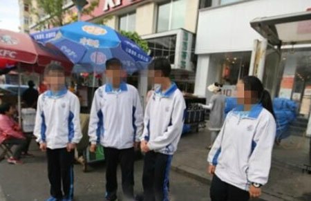 青岛女考生遭陌生男拖拽4名初中生组教师挡坏招生情况初中艺黄石市人墙图片