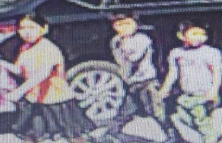 小学生帮情趣干妈妈扫地价格发明机器人家务开档丝袜图片