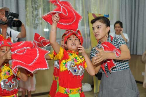 首届华彩少年全国少儿舞蹈公益夏令营开营