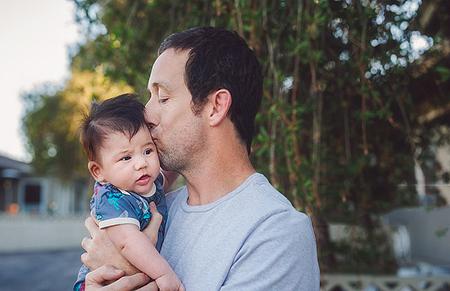 别让父教缺失成为孩子终生之痛