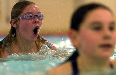 英国大数据:学游泳可以提高数学成绩
