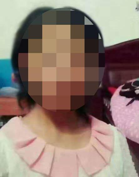 图为被害者生前照片,是一名初中生.