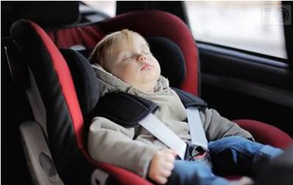 4岁男孩常在安全座椅上低头睡觉 致颈椎关节错位