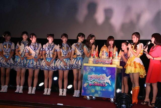 《巴啦啦小魔仙3》到沪 SNH48:吊威亚腿发抖