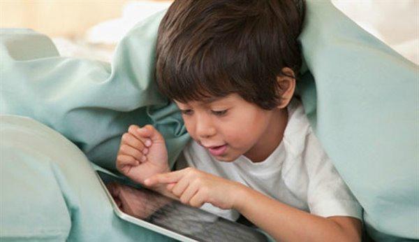 老师在APP布置作业 小学生为刷排名半夜起来