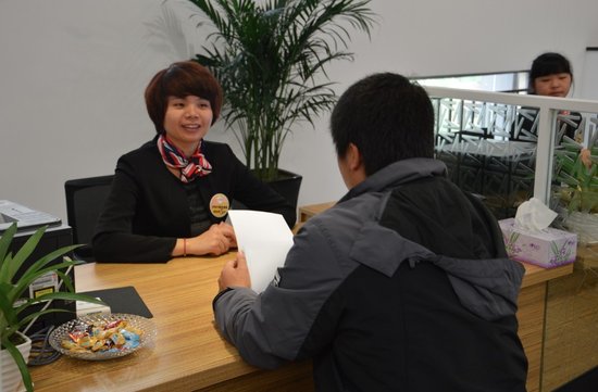 为此,昆明万科成立了专业的团队,派专人专职从事签约工作,仔细地为