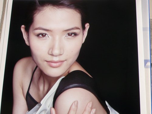 乌兰托雅拍摄玉兰油平面广告(图)_新闻中心