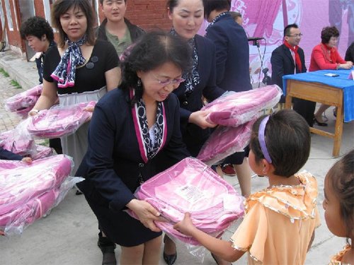 <em>玫琳凯</em>粉红书包项目启动_<em>女性</em>_腾讯网