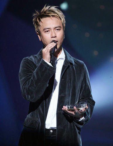 华语乐坛唱功排名_华语男歌手唱功排行榜(2)