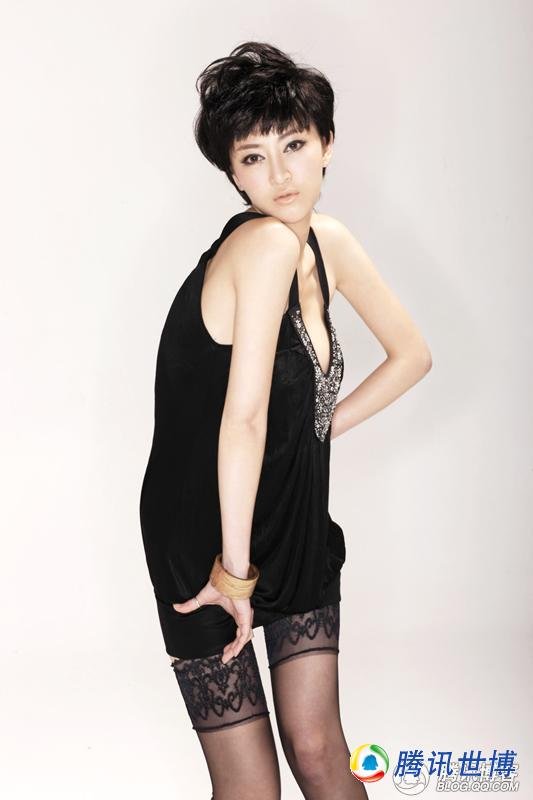 王秋君<em>吊带丝袜</em>秀妩媚(图)_梦<em>女郎</em>_女性_腾讯