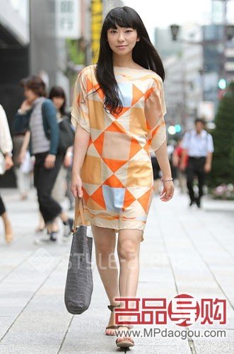 8月初最新街拍东京女孩Style_首页-服饰-街头一