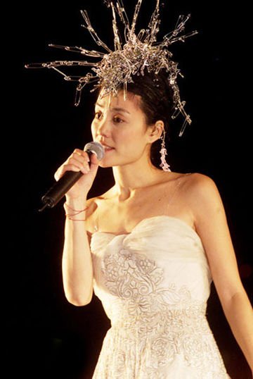 个性王菲演唱会的惊艳造型(图)