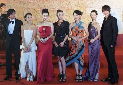 揭秘时尚男女明星红毯穿衣法则_推荐-视频_女性_腾讯网