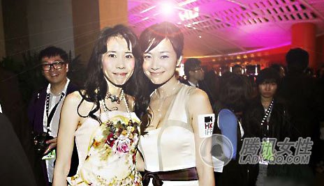 评论:女明星合影比比谁最美(图)