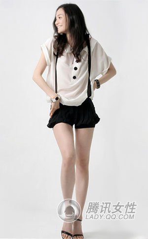 巧<em>穿黑色背带</em>装显曲线好身材[图] - 〖时尚生活