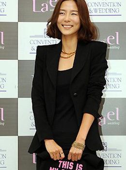 <em>韩女星</em>9款隆重<em>发型</em>齐登场(组图)_推荐-秀发_女