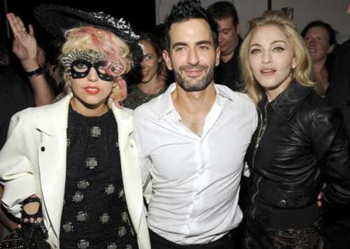 麦当娜看秀蕾丝配长靴老来俏(图)