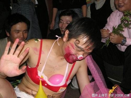 <em>闹洞房</em>粗俗化 新人敢怒不敢言_<em>女性</em>_腾讯网