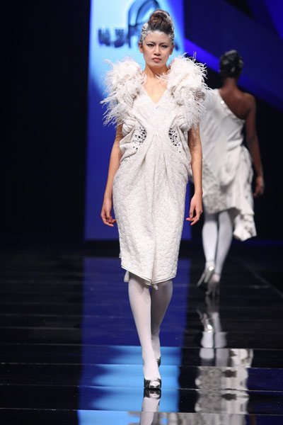 帕罗刘芳概念羊绒时装发布会_缤纷秀场