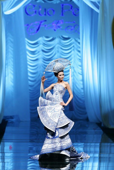 玫瑰坊郭培2010高级时装发布会_缤纷秀场