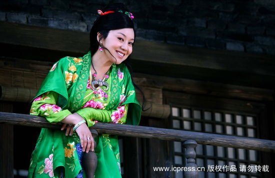 <em>三枪</em>有特色 红配绿撞出爱情来_女性_腾讯网