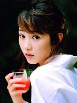 每天喝水MM怎么喝才最美容？