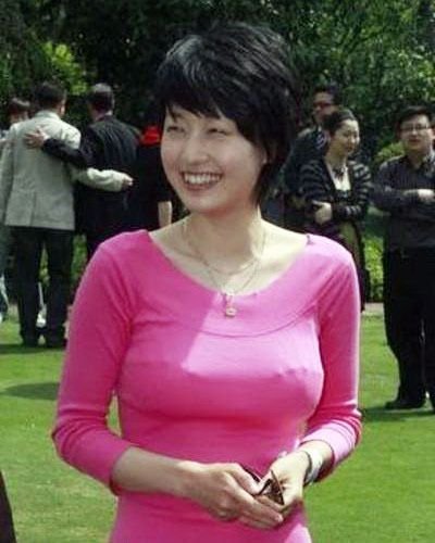 奇招!平胸女明星速变波霸