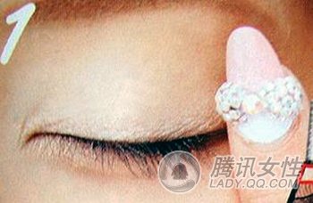 十步骤打造可爱日系大眼妆