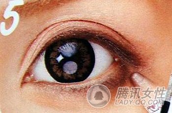 十步骤打造可爱日系大眼妆