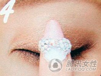 十步骤打造可爱日系大眼妆
