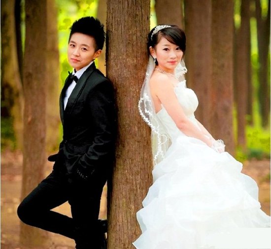 实拍:安徽芜湖一对女同性恋的幸福婚礼