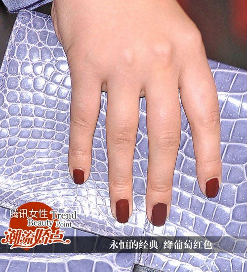 2012美甲新潮 纯色也<em>要玩</em>花样_<em>女性</em>_腾讯网