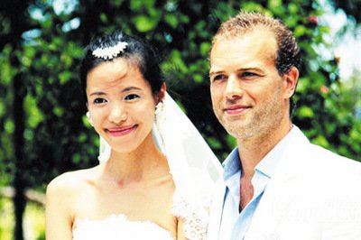 <em>女</em>主播<em>Linda</em>大婚 称实现梦想_女性_腾讯网