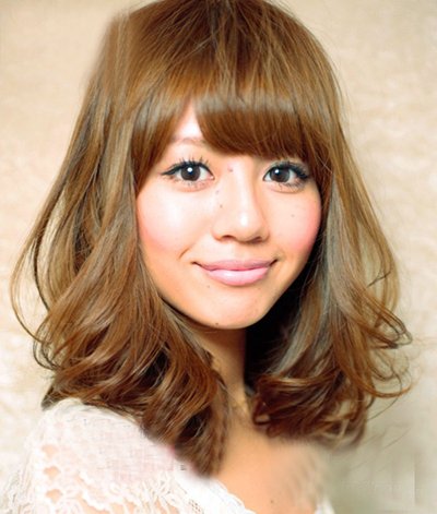 大饼脸女生好看发型_大饼脸女生好看发型画法