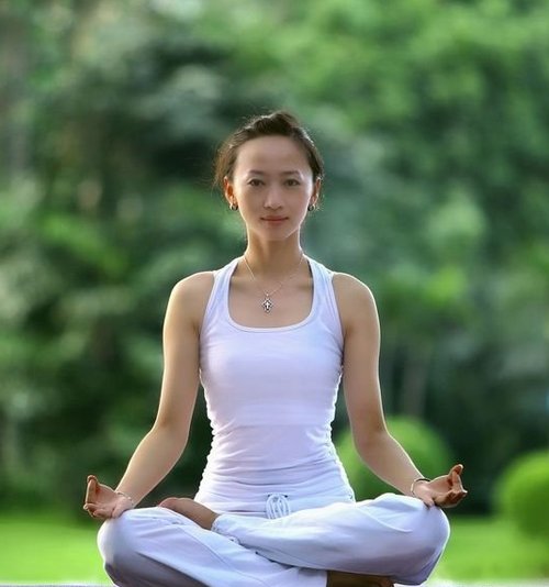 早上喝水有害健康!《<em>黄帝内经</em>》的<em>养生</em>道_<em>女性</em>
