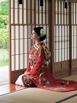 日本的女性为何喜欢下跪服侍男人