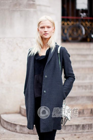 黑裤黑靴——潮流懒人巧过冬!