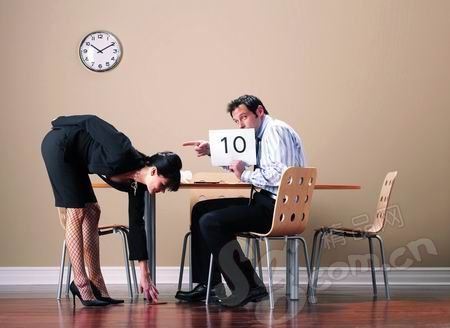 办公室恋爱，谁在玩这把暧昧的火_女性_腾讯网