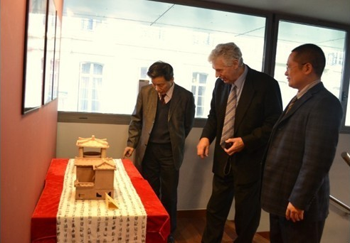 中国汉郡(<em>合浦</em>)茶文化展在巴黎开展_<em>女性</em>_腾讯