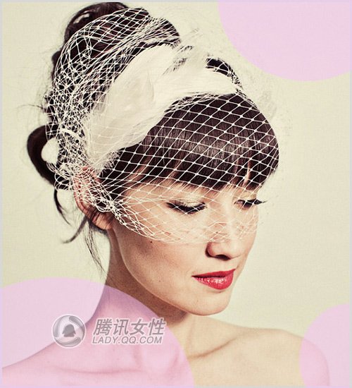 羽毛发饰好洋气 平庸<em>发型</em>添灵气_女性_腾讯网