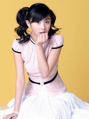 闯出一番天地的张含韵小妹妹,萝莉气质可是吸引了一堆的男生追随