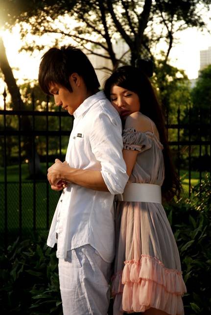 别在我离开之前离开