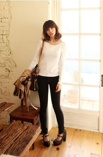 修身牛仔裤+高跟鞋 越穿越美