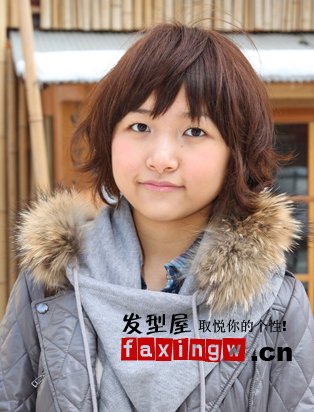 2010流行完美瘦脸荷叶头发型(图)