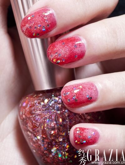 姑娘都有红色甲油 珠光爆裂纹全方位评测