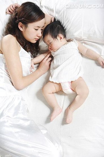 儿科主任谭小华聊<em>新生儿</em>的喂养_女性_腾讯网
