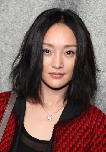 女星多面哥特<em>风情</em> 百变<em>女王</em>周迅惊艳亮相 _女